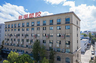 Determination of plastic material by observing combustion phenomenon